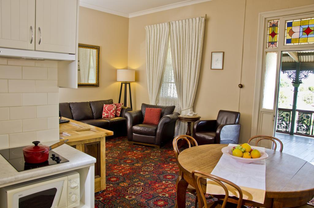 Imperial Fine Accommodation Броукън Хил Стая снимка