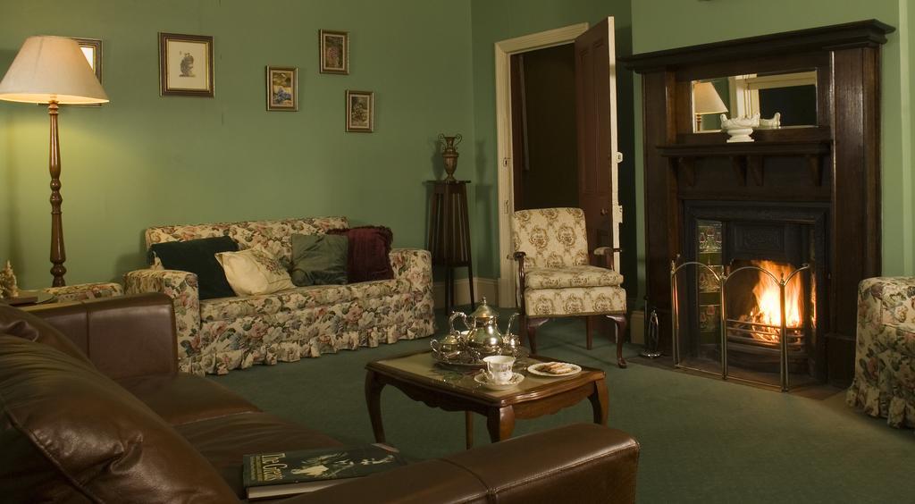 Imperial Fine Accommodation Броукън Хил Екстериор снимка