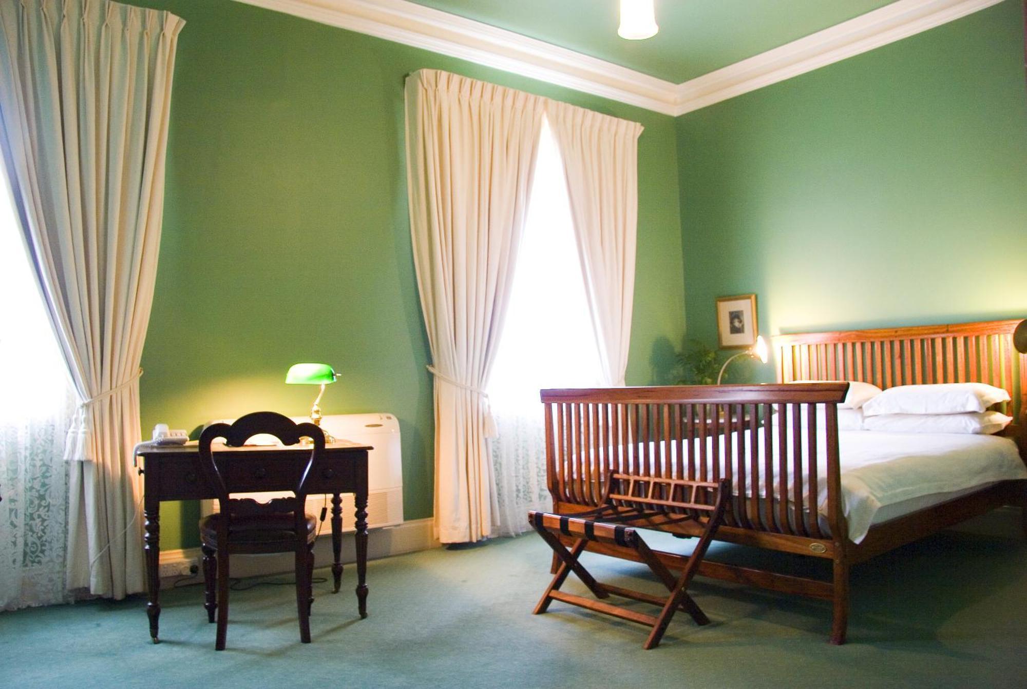 Imperial Fine Accommodation Броукън Хил Екстериор снимка