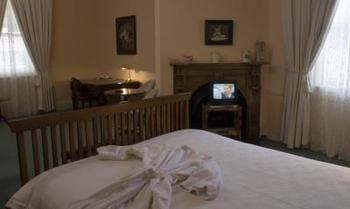 Imperial Fine Accommodation Броукън Хил Екстериор снимка